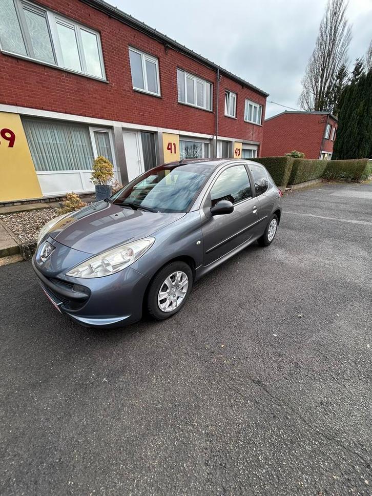 Peugeot 206+, Autos, Peugeot, Particulier, 206+, Diesel, Euro 4, Berline, 3 portes, Boîte manuelle, Argent ou Gris, Noir, Enlèvement