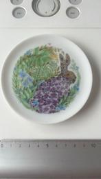 Petite assiette porcelaine lapin fleurs
