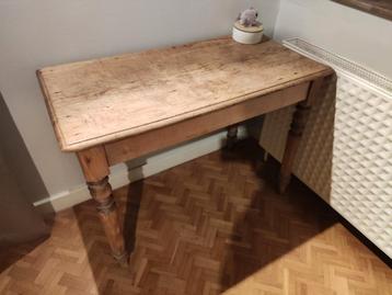 Petite table ancienne 