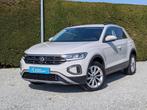 Volkswagen T-Roc Life - trekhaak - xenon - gps (bj 2023), Auto's, Volkswagen, Stof, Bedrijf, 5 zetels, 5 deurs