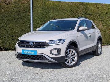 Volkswagen T-Roc Life - trekhaak - xenon - gps (bj 2023) beschikbaar voor biedingen