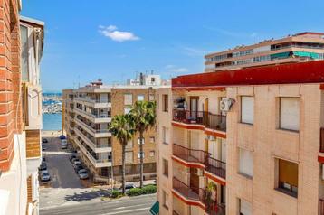 Gerenoveerd appartement in Torrevieja bij de zee beschikbaar voor biedingen