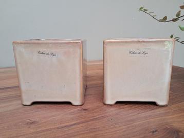 Merk Céline de Lys : 2 keramiek bloempotten (zie foto's), Moins de 25 cm, Poterie, Moins de 40 cm, Intérieur