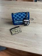 Sac karlagerfield en très bon état avec porte cartes, Bijoux, Sacs & Beauté, Porte-monnaie & Portefeuilles, Autres marques, Bleu