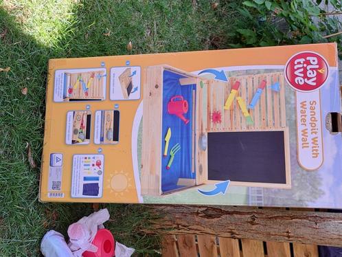 Zandbak met krijtbord en waterspeelmogelijkheid, Kinderen en Baby's, Speelgoed | Buiten | Zandbakken, Zo goed als nieuw, Ophalen