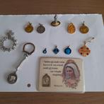 12 religieuze medailles - scapulier   ( lot)., Verzamelen, Religie, Ophalen of Verzenden