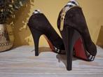 Burberry stijlvolle elegante pumps met rode zool, Pumps, Bruin, Ophalen of Verzenden, Burberry
