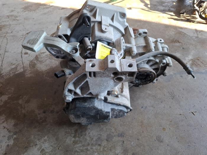 Versnellingsbak van een Volkswagen Caddy, Auto-onderdelen, Transmissie en Toebehoren, Volkswagen, Gebruikt, 3 maanden garantie