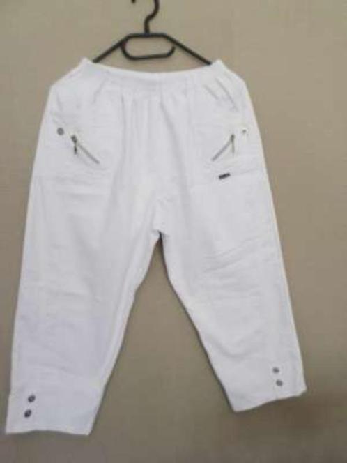 Witte 3/4 broek met rek t3 ( maat 42-44), Kleding | Dames, Broeken en Pantalons, Zo goed als nieuw, Maat 42/44 (L), Wit, Driekwart