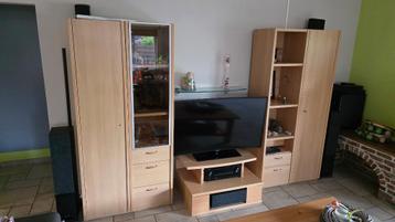 Tv-meubel van natuurlijk beukenhout beschikbaar voor biedingen