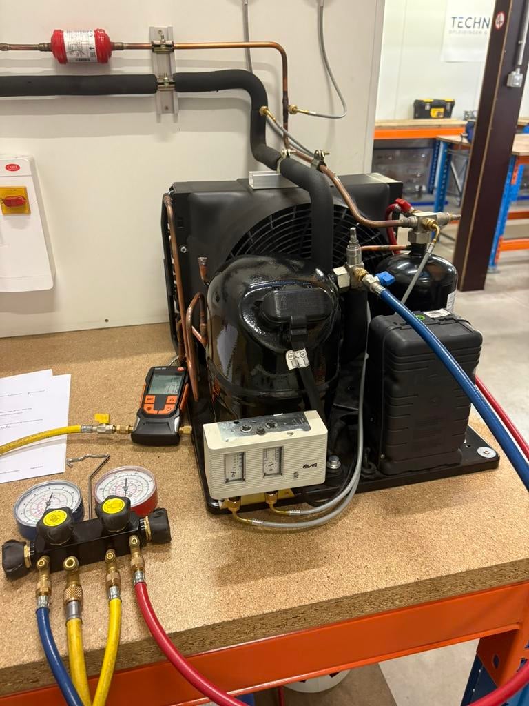 Koeltechnieker, Ophalen