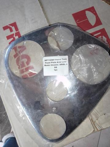 Petrol tank panel plate Ariel 4 SQ late beschikbaar voor biedingen