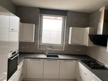 Cuisine équipée 3800€, Brillant ou Laqué, Comme neuf, Enlèvement, Cuisine en U