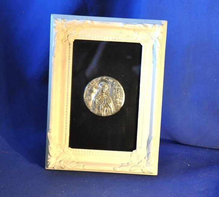 cadre medaille ste therese de l'enfant jesus, Antiek en Kunst, Antiek | Religieuze voorwerpen, Ophalen of Verzenden