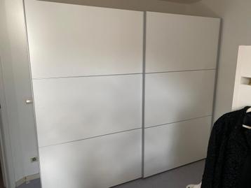witte schuifdeur kleerkast beschikbaar voor biedingen