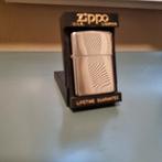 Zippo uit 1996. High polished, Verzamelen, Rookartikelen, Aanstekers en Luciferdoosjes, Ophalen of Verzenden, Zo goed als nieuw