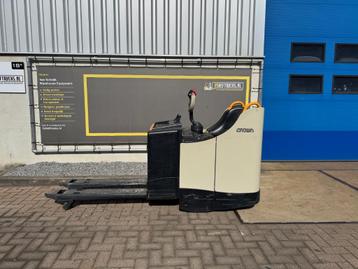 VS-22229 Elektrische meerijd palletwagen Crown WT3040 beschikbaar voor biedingen