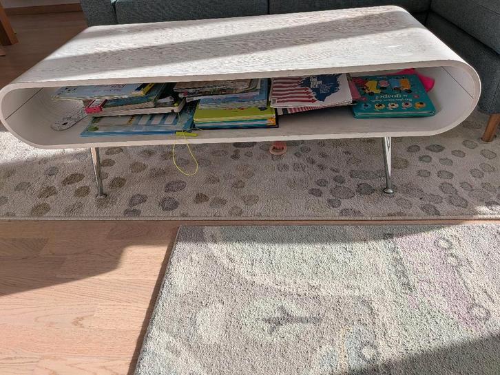 Table d'appoint, Huis en Inrichting, Tafels | Bijzettafels, Gebruikt, Overige vormen, Minder dan 45 cm, 75 cm of meer, Hout, Ophalen