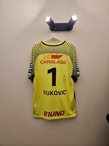Matchworn Vukovic KRC Genk beschikbaar voor biedingen