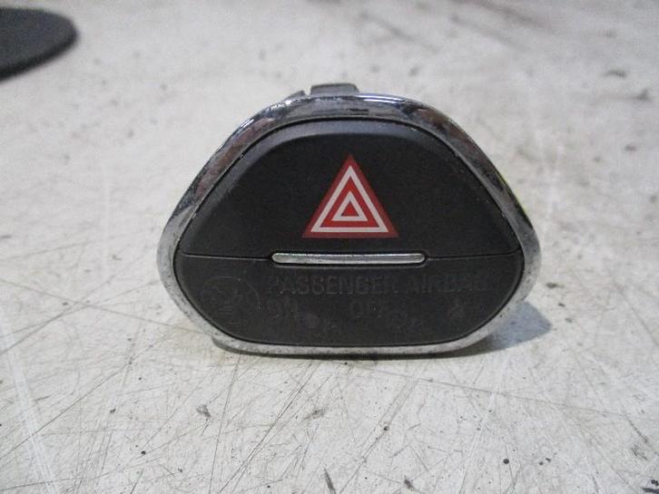 COMMUTATEUR DE FEUX DE DETRESSE Opel Adam (13363976), Autos : Pièces & Accessoires, Tableau de bord & Interrupteurs, Opel, Utilisé