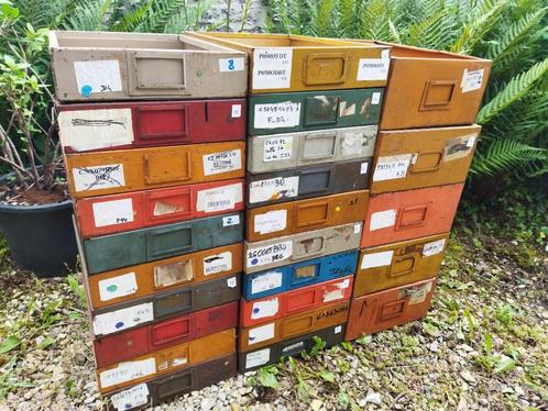 Vintage metalen lades voor industriële opslag 60 - 70, Huis en Inrichting, Kasten | Lockerkasten, Gebruikt, Ophalen of Verzenden