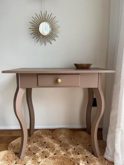 Gerestyled vintage halmeubel/sidetable – taupe + gouden knop, Huis en Inrichting, Tafels | Sidetables, Zo goed als nieuw, Ophalen