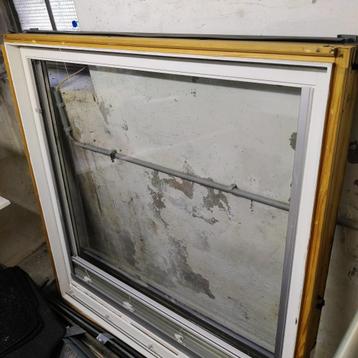 VELUX  beschikbaar voor biedingen