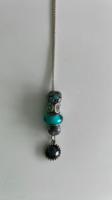 Collier Pandora de 50 cm avec 5 breloques beschikbaar voor biedingen