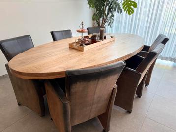 Te koop: 6 comfortabele eetkamerstoelen op wieltjes beschikbaar voor biedingen