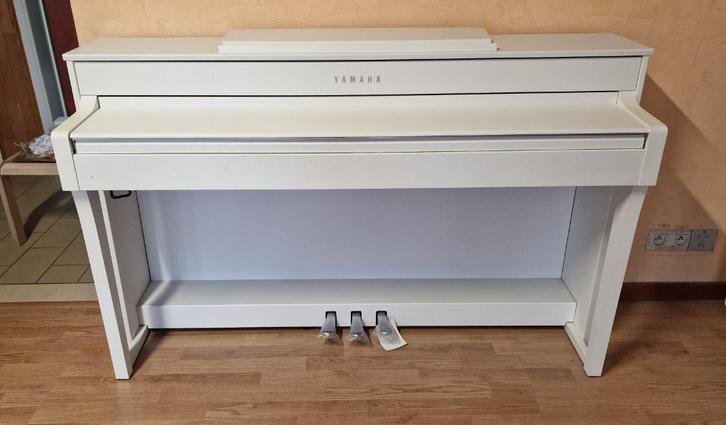yamaha elektronische piano, Muziek en Instrumenten, Piano's, Zo goed als nieuw, Piano, Wit, Digitaal, Hoogglans, Ophalen