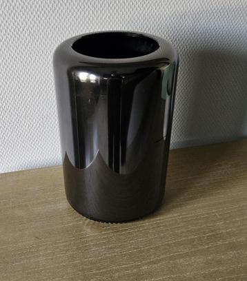 APPLE MAC PRO 2013 - HEXACOEUR - 500 GB SSD - 32 GB RAM