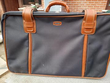 Vintage valies airline beschikbaar voor biedingen
