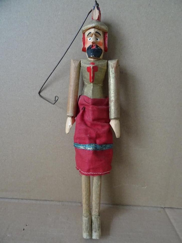 Curiosa volkskunst houten speelpop ridder kruisridder 28cm, Antiek en Kunst, Curiosa en Brocante, Ophalen of Verzenden