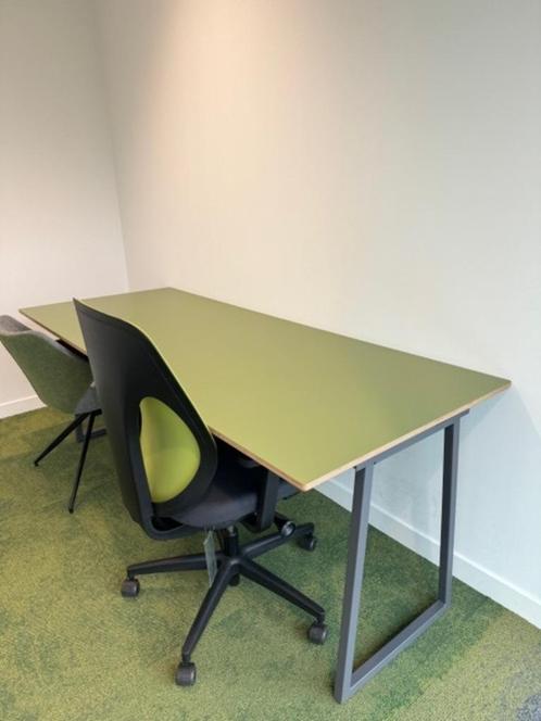 2x identieke bureau tafel, Zakelijke goederen, Kantoor en Winkelinrichting | Kantoormeubilair en Inrichting, Bureau, Aankleding binnen