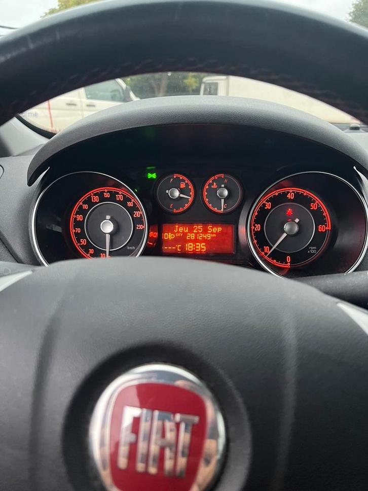 Fiat Punto evo sport, Auto's, Fiat, Particulier, Punto EVO, Diesel, Euro 4, Overige carrosserie, 3 deurs, Handgeschakeld, Blauw