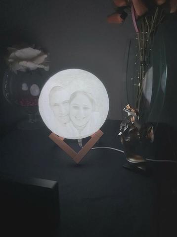 Gepersonaliseerde 3D maanlamp . beschikbaar voor biedingen