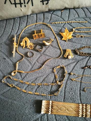 Lot imitatie goud,kettingen,armband. Divers.   beschikbaar voor biedingen