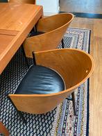 Design tafel en vijf stoelen, Ophalen