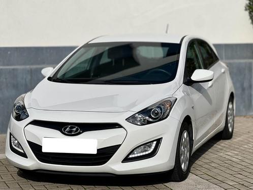 Hyundai i30 • 1.4i • 1e EIGENAAR • NIEUWSTAAT • ONDERHOUDEN!, Autos, Hyundai, Particulier, i30, ABS, Phares directionnels, Airbags