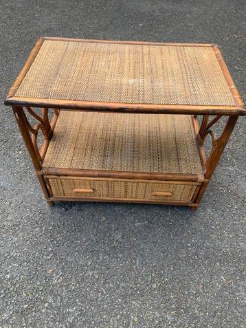 Meuble tv en rotin, Maison & Meubles, Tables | Tables d'appoint, Enlèvement ou Envoi, Comme neuf, 75 cm ou plus, 60 cm ou plus
