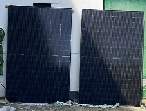 Kit plug&play 800w solar hoymiles avec supports, Bricolage & Construction, Panneaux solaires & Accessoires, Utilisé, Système complet