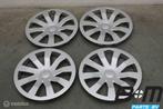 Originele 15 inch wieldoppen Audi A1 GB 82A601147, Auto-onderdelen, Gebruikt