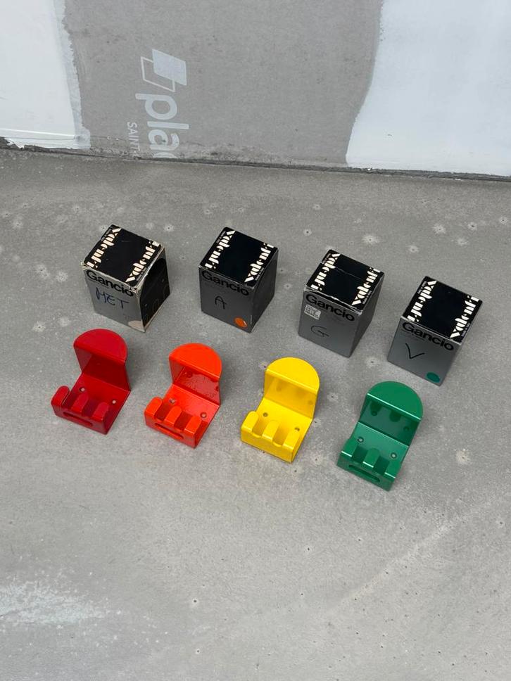 Vintage Valenti kapstokhaken, Antiek en Kunst, Kunst | Designobjecten, Ophalen