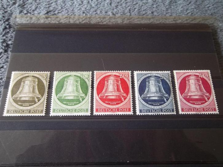 BER_1 – Zegels Berlijn – Mi 82/86 (klepel rechts) - MNH, Postzegels en Munten, Postzegels | Europa | Duitsland, Postfris, Ophalen of Verzenden