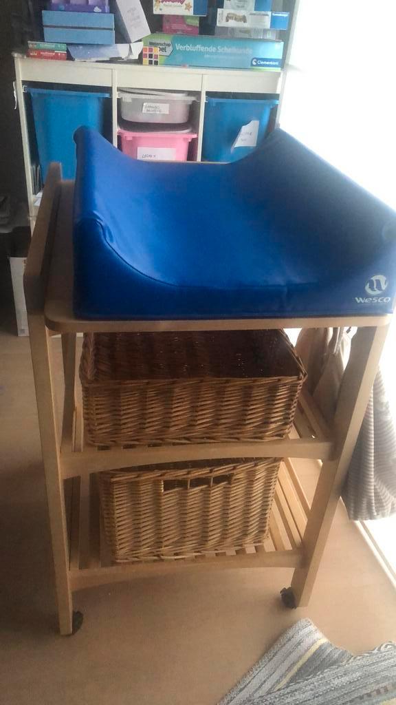 Luiertafel met rwee manden en groot luierkussen, Kinderen en Baby's, Badjes en Verzorging, Gebruikt, Aankleedkussen, Overige merken