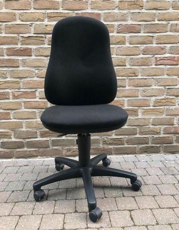 Bureaustoel beschikbaar voor biedingen