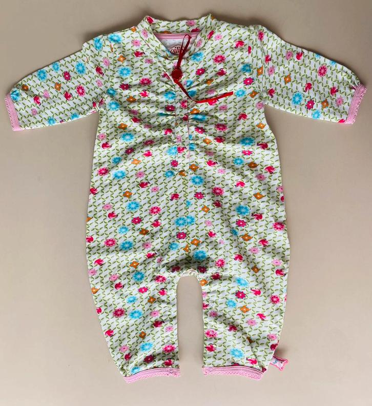 NIEUW !!! Pakje . ( Merk Oilily ). ( Maat 62 ) .  🍄, Kinderen en Baby's, Babykleding | Maat 62, Nieuw, Meisje, Pakje, Ophalen of Verzenden