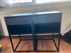 2x nachtkastje IKEA VIKHAMMER zwart, Huis en Inrichting, Slaapkamer | Nachtkastjes, Ophalen