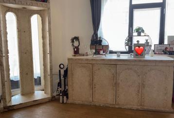 Volledige halfstenen eetkamer  beschikbaar voor biedingen