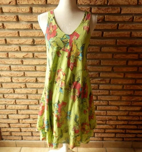 (69)- robe femme t. 40 verte et rouge, Kleding | Dames, Jurken, Zo goed als nieuw, Maat 38/40 (M), Groen, Knielengte, Ophalen of Verzenden